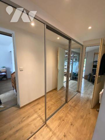 Villa d'exception avec piscine à Mérignac (33700) - Gironde

Située à Mérignac, au coeur d'un...