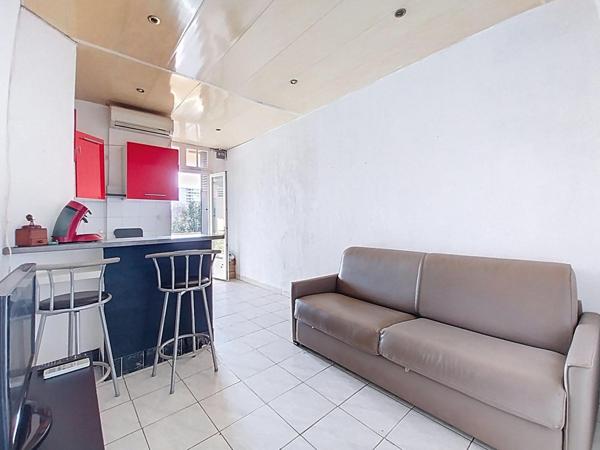 Toulon ouest appartement 2 pièces terrasse ensoleillé