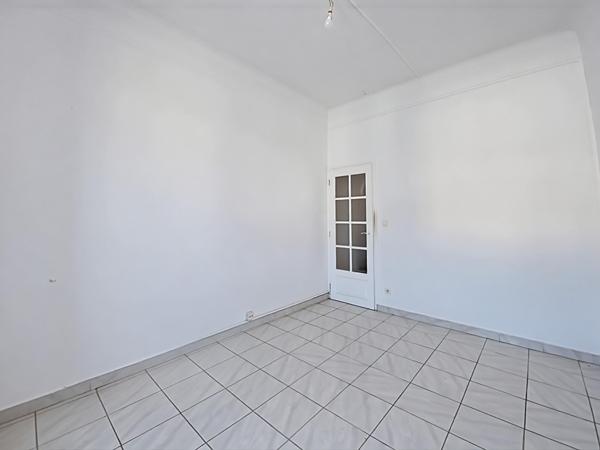 Toulon ouest appartement 2 pièces terrasse ensoleillé