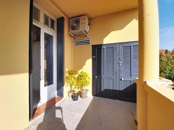 Toulon ouest appartement 2 pièces terrasse ensoleillé