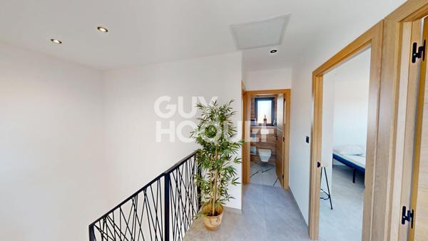 THUIR, à vendre maison récente contemporaine, 5 pièces avec garage, jardin et piscine.