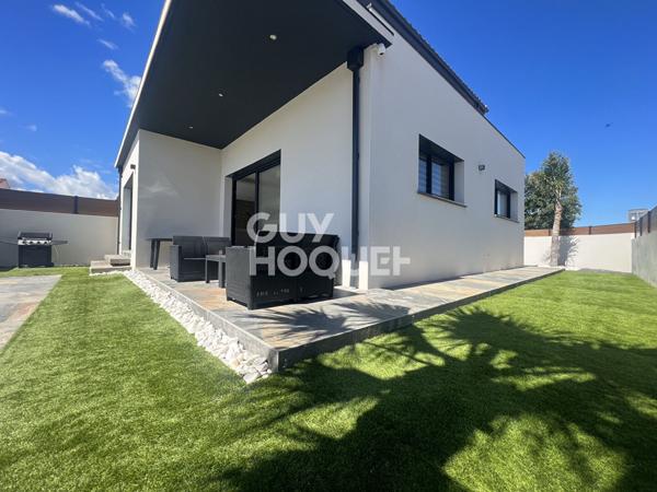 THUIR, à vendre maison récente contemporaine, 5 pièces avec garage, jardin et piscine.
