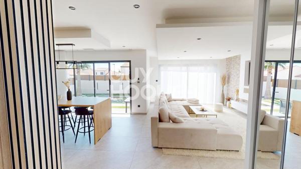 THUIR, à vendre maison récente contemporaine, 5 pièces avec garage, jardin et piscine.