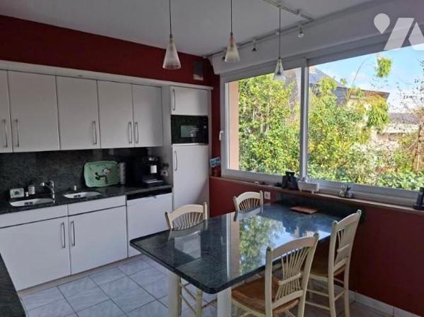 Ensemble Immobilier comprenant deux maisons (habitation et Locatifs) + dépendances