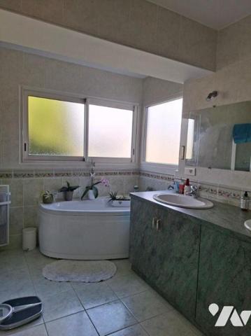 Ensemble Immobilier comprenant deux maisons (habitation et Locatifs) + dépendances