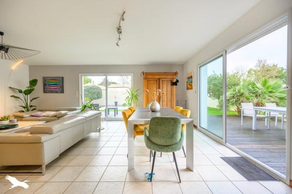 Maison à vendre |  Saint-Xandre |  5 pièces | 120 m²