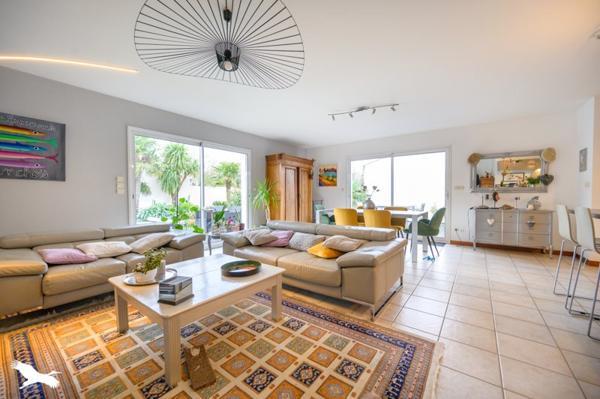 Maison à vendre |  Saint-Xandre |  5 pièces | 120 m²