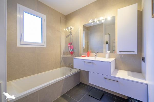 Maison à vendre |  Saint-Xandre |  5 pièces | 120 m²