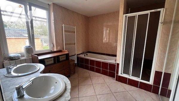 Maison à vendre à Pont-à-Vendin (62880) en Pas-de-Calais (62)

À Pont-à-Vendin, cette maison ...