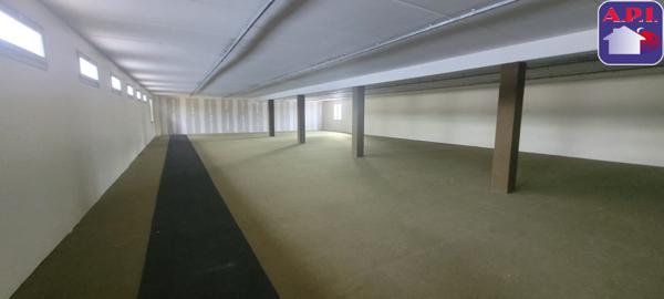 LOCAL COMMERCIAL OU PROFESSIONNEL VARILHES AVEC PARKING