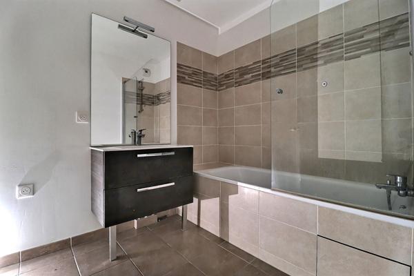 Appartement La Plaine Saint Denis 3 pièce(s) 63.08 m2