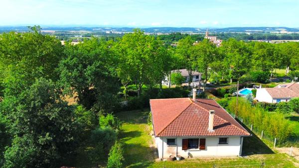 A VENDRE CINTEGABELLE MAISON INDIVIDUELLE T4 AVEC VUE PYRÉNÉES ET GRAND TERRAIN