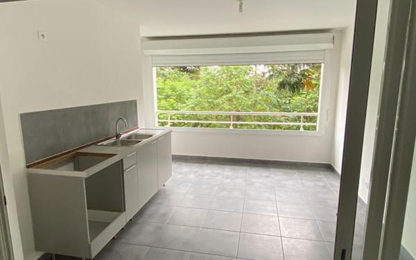 Appartement à louer    1 pièce •  Remire-Montjoly