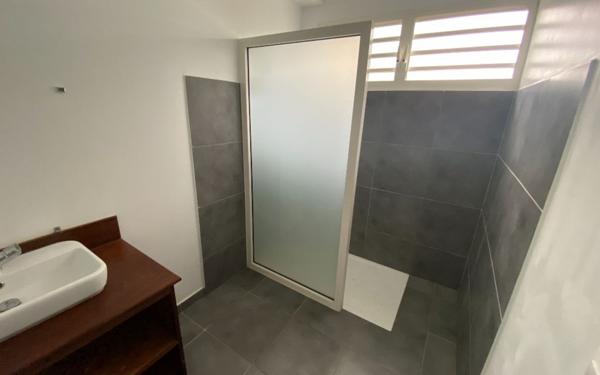 Appartement à louer    1 pièce •  Remire-Montjoly