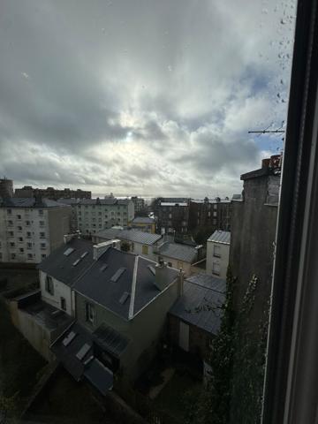 CENTRE VILLE T1 BIS MEUBLE au dernier étage , Brest