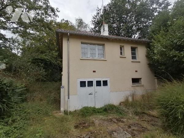 Etude de BRUZ - en sortie d'agglomération à 800 m du centre-ville - maison indépendante à rénov...
