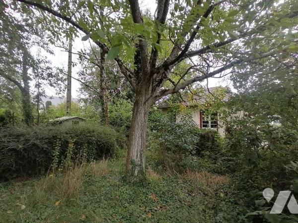 Etude de BRUZ - en sortie d'agglomération à 800 m du centre-ville - maison indépendante à rénov...
