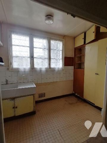 Etude de BRUZ - en sortie d'agglomération à 800 m du centre-ville - maison indépendante à rénov...