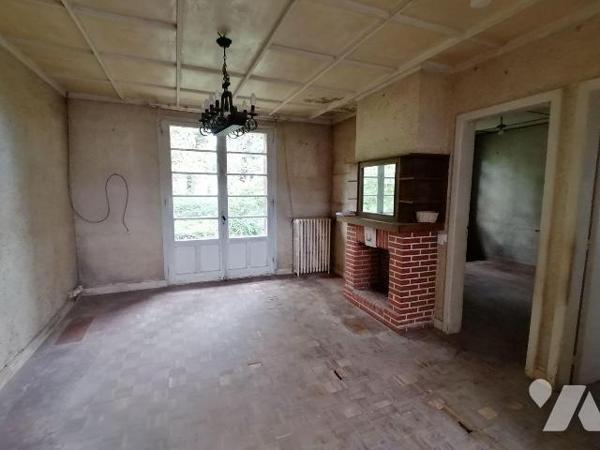 Etude de BRUZ - en sortie d'agglomération à 800 m du centre-ville - maison indépendante à rénov...