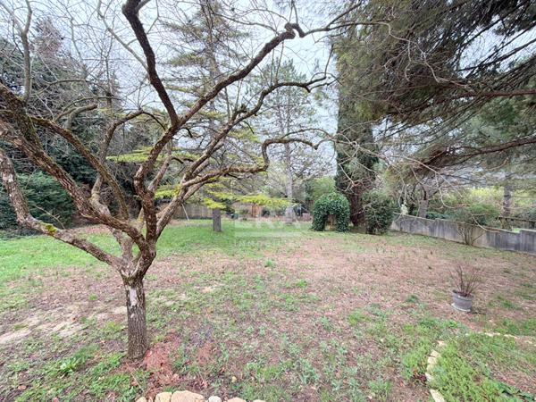 A LOUER 84160 LOURMARIN MAISON 3 PIECES 74.40M² AVEC JARDIN