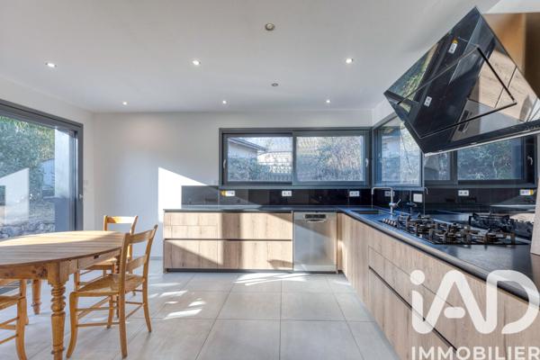 Maison à vendre 6 pièces 141 m² Saint-Nazaire-les-Eymes