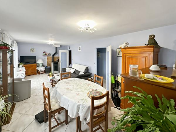 Pavillon plain pied sous sol dépendance 3 chambres