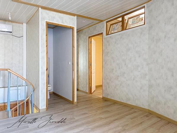 BEAUCAIRE A VENDRE MAISON DE VILLE AVEC TERRASSE 4 PIECES 74 m² ET CAVE