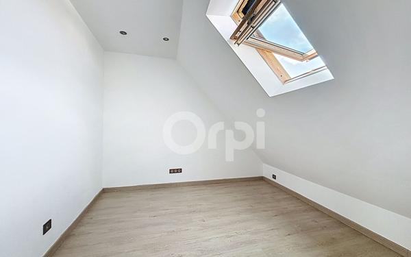 Maison à louer    3 pièces •  La Rue-Saint-Pierre