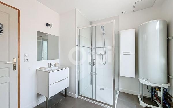 Maison à louer    3 pièces •  La Rue-Saint-Pierre