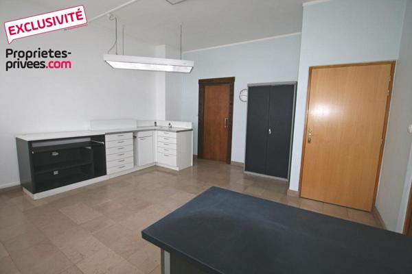 Ensemble immobilier de 550 m2 - Immeuble et 2 locaux pro