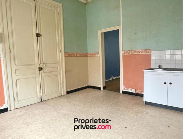 Ensemble immobilier de 550 m2 - Immeuble et 2 locaux pro