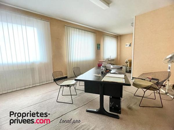 Ensemble immobilier de 550 m2 - Immeuble et 2 locaux pro