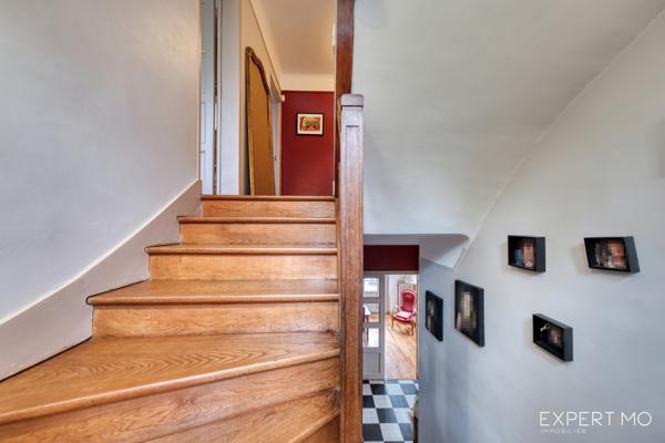 Étampes (91150) Maison de caractère avec terrasse dominant un jardin arboré de 800 m2 à Étampes