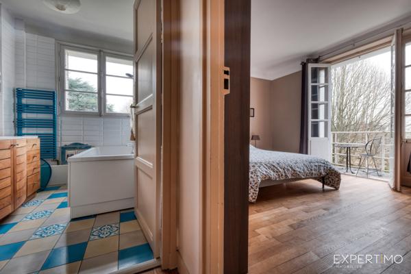 Étampes (91150) Maison de caractère avec terrasse dominant un jardin arboré de 800 m2 à Étampes