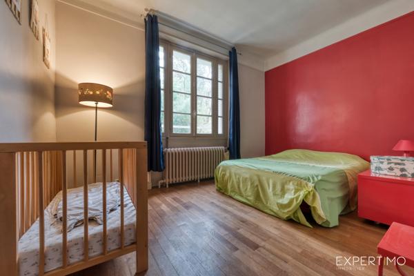 Étampes (91150) Maison de caractère avec terrasse dominant un jardin arboré de 800 m2 à Étampes