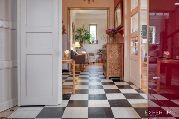 Étampes (91150) Maison de caractère avec terrasse dominant un jardin arboré de 800 m2 à Étampes