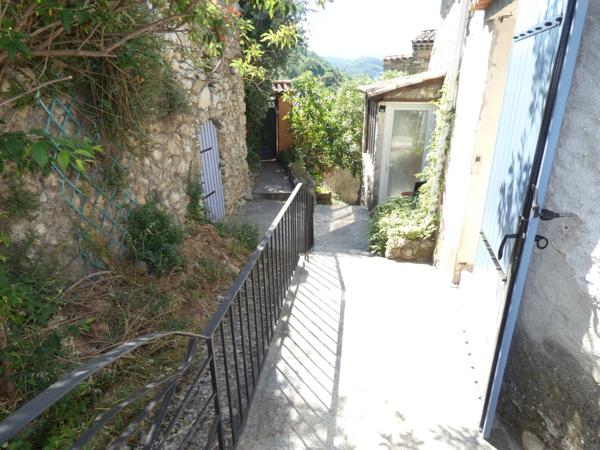 Maison de village avec terrasse - VOLONNE