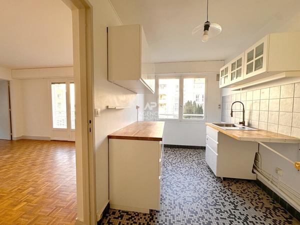 SEVRES Centre Ville - Appartement de 4 pièces €395 000 ** - Référence 634-C