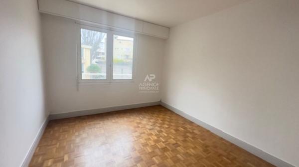 SEVRES Centre Ville - Appartement de 4 pièces €395 000 ** - Référence 634-C