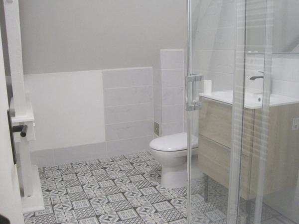 A LOUER APPARTEMENT  3 CHAMBRES  PROCHE GARE ET CENTRE VILLE ST QUENTIN 02100.