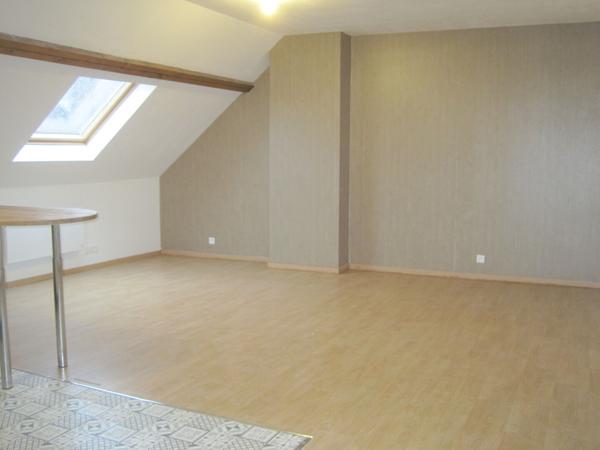 A LOUER APPARTEMENT  3 CHAMBRES  PROCHE GARE ET CENTRE VILLE ST QUENTIN 02100.