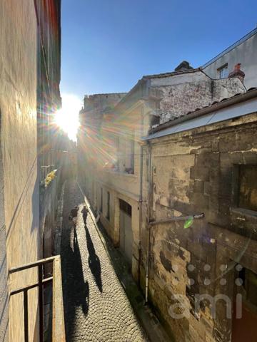 Bordeaux centre - Grosse cloche : Grand appartement T1 avec garage