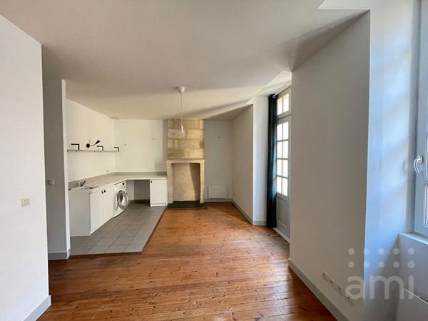 Bordeaux centre - Grosse cloche : Grand appartement T1 avec garage