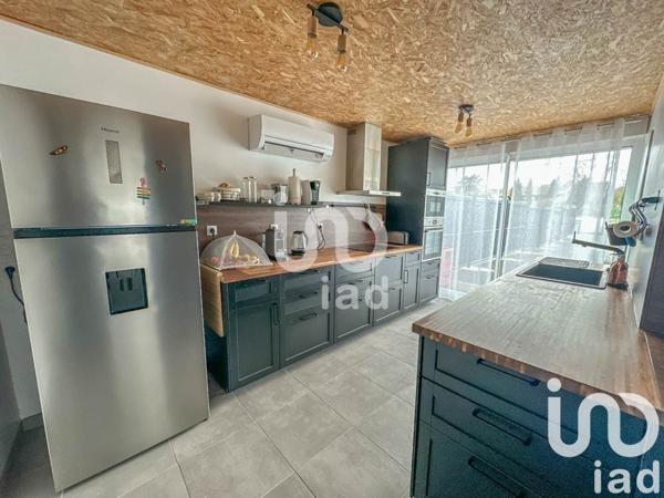 Maison 10 pièces de 250 m² à Le Pian-Médoc (33290)