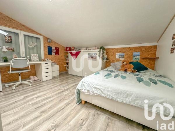 Maison 10 pièces de 250 m² à Le Pian-Médoc (33290)