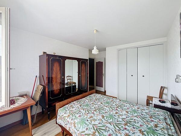 Maison familiale avec appartement indépendant et piscine à Prayssac