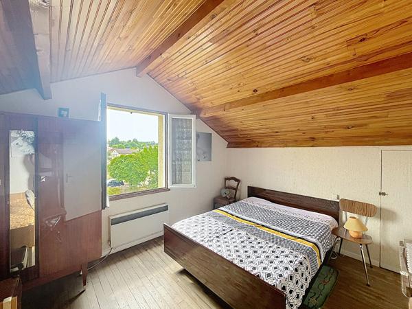 Maison familiale avec appartement indépendant et piscine à Prayssac