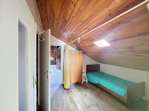 Maison familiale avec appartement indépendant et piscine à Prayssac