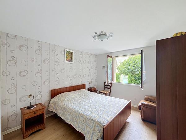 Maison familiale avec appartement indépendant et piscine à Prayssac