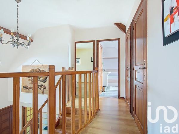 Maison traditionnelle 5 pièces de 102 m² à Pontault-Combault (77340)